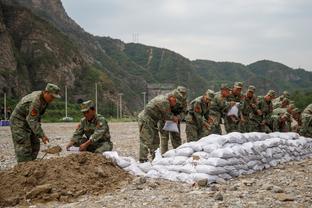 16岁库巴西巴萨一线队登场，是哈维手下第16位完成首秀梯队球员